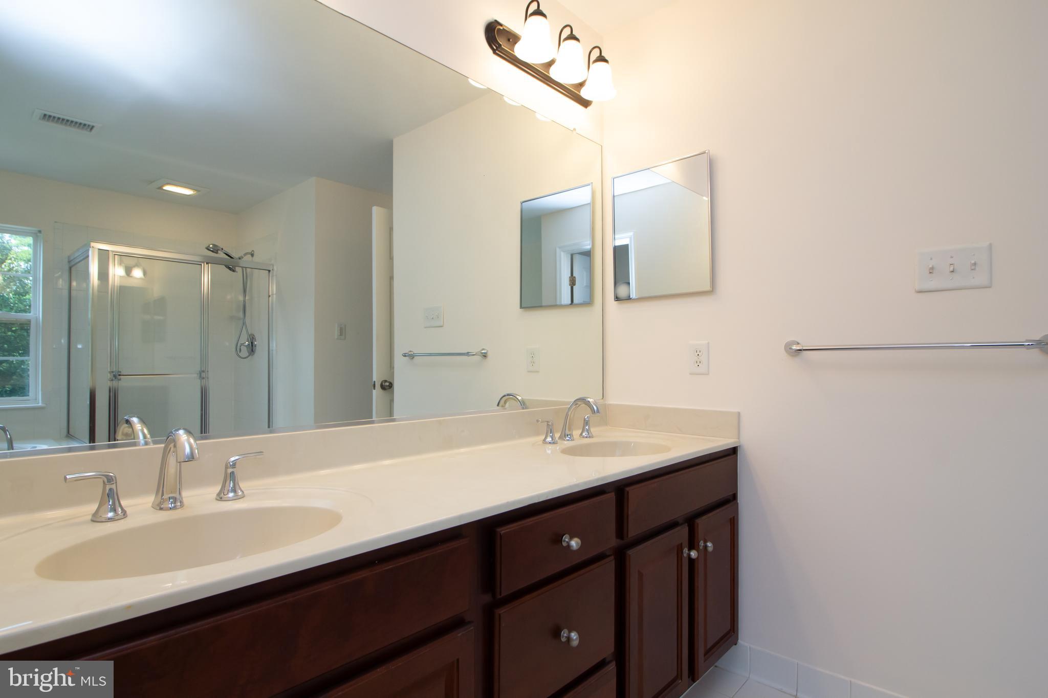 DUNLOGGIN - Residential Lease