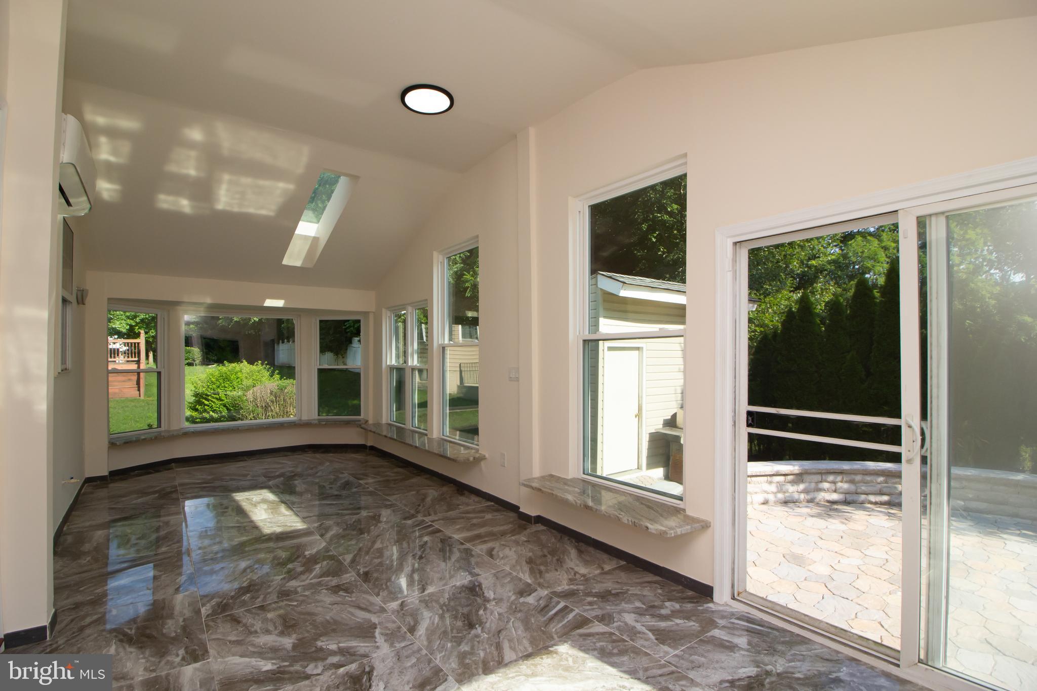 DUNLOGGIN - Residential Lease