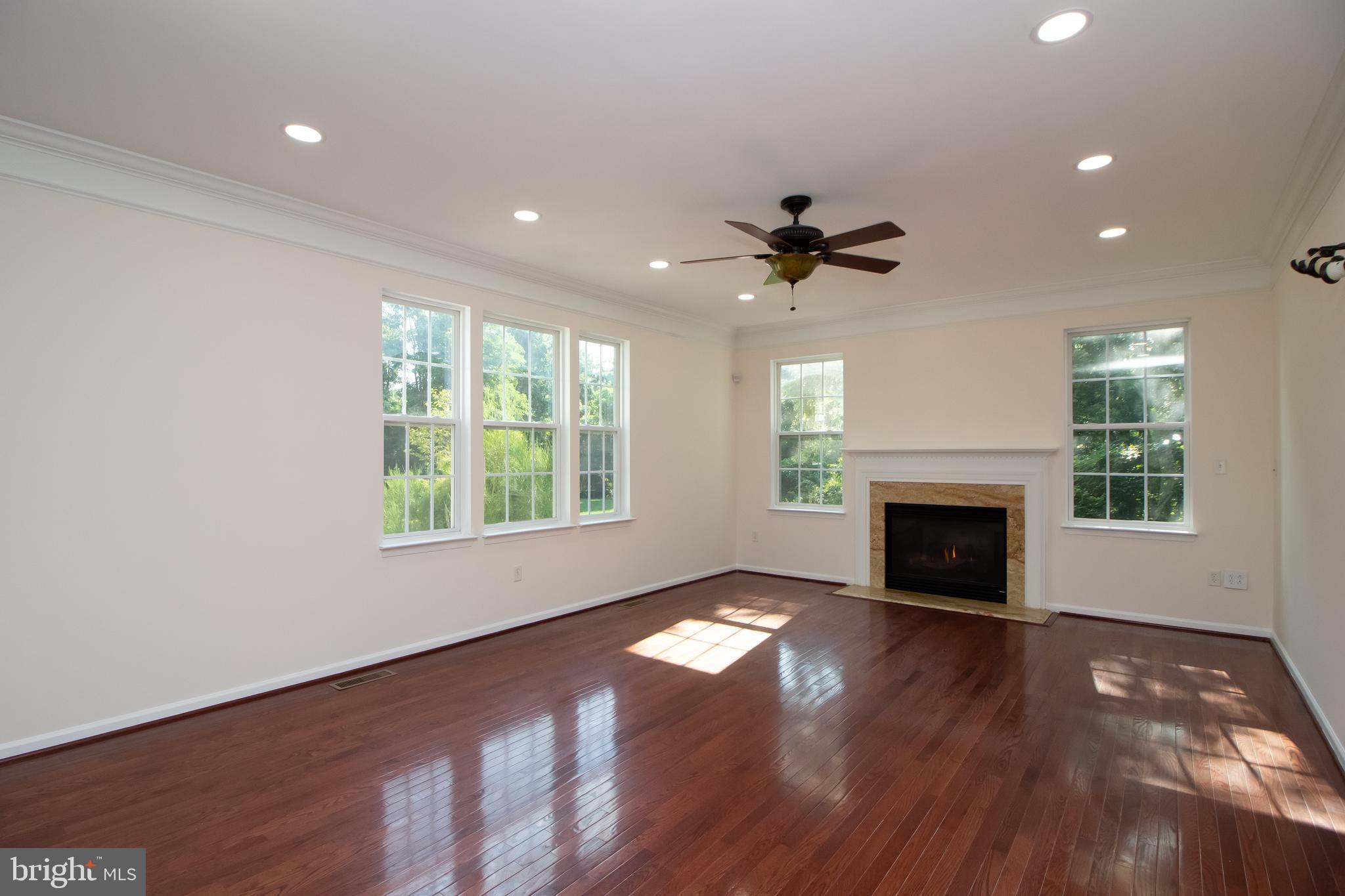 DUNLOGGIN - Residential Lease