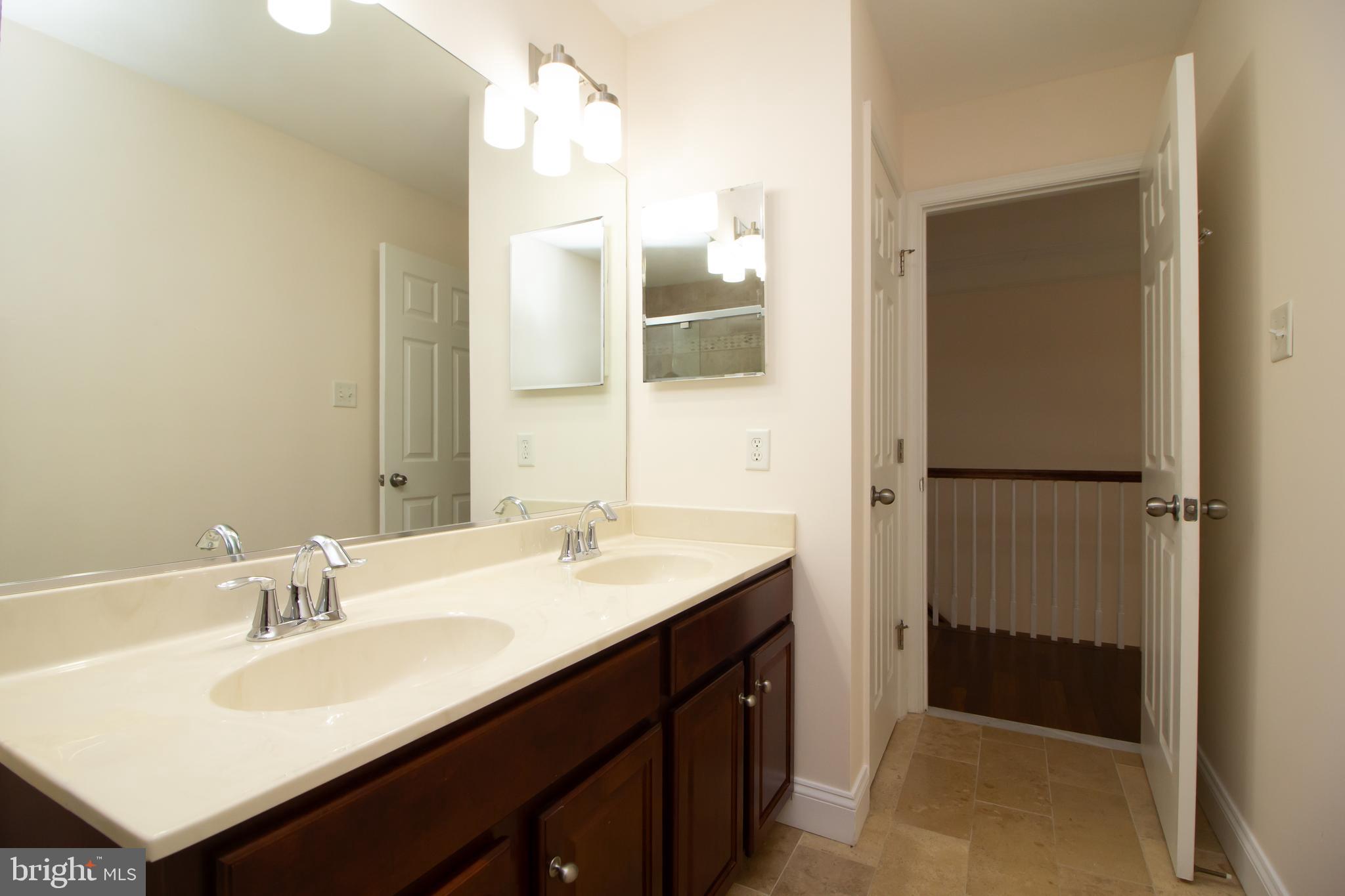 DUNLOGGIN - Residential Lease