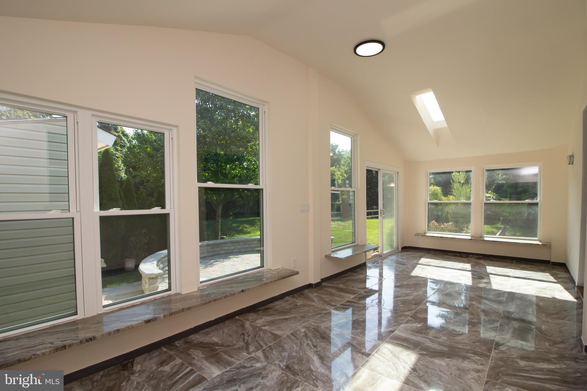 DUNLOGGIN - Residential Lease