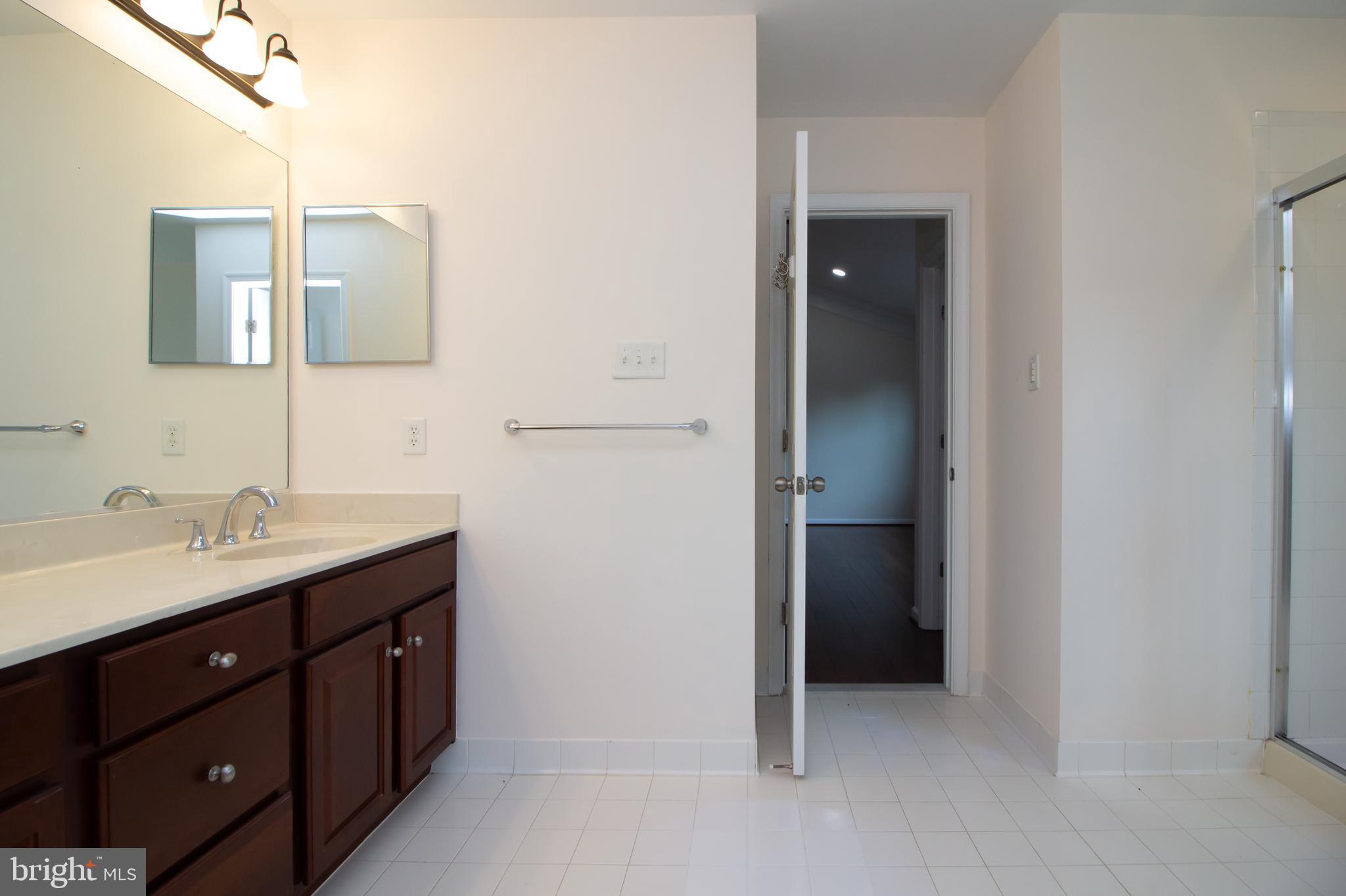 DUNLOGGIN - Residential Lease