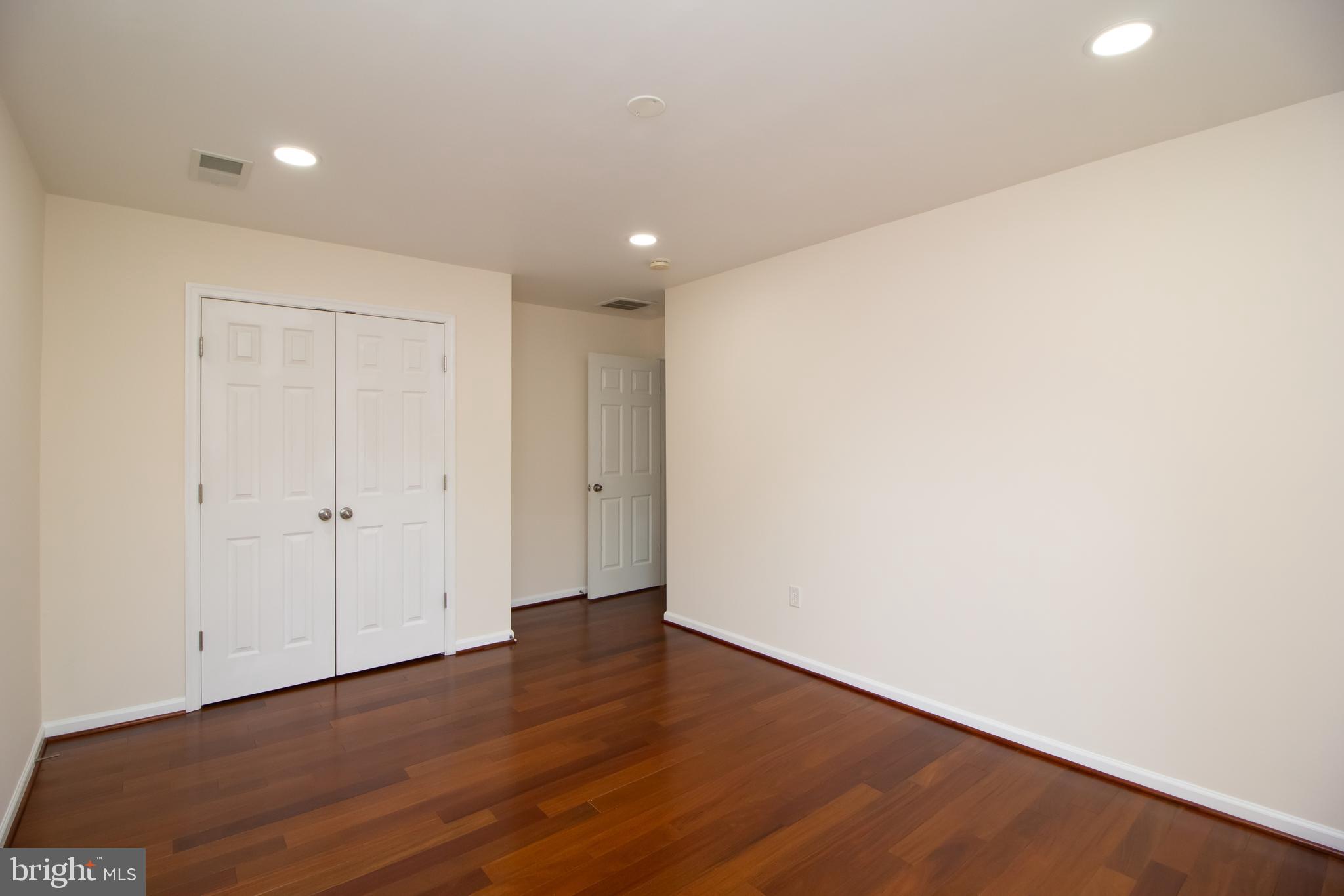 DUNLOGGIN - Residential Lease