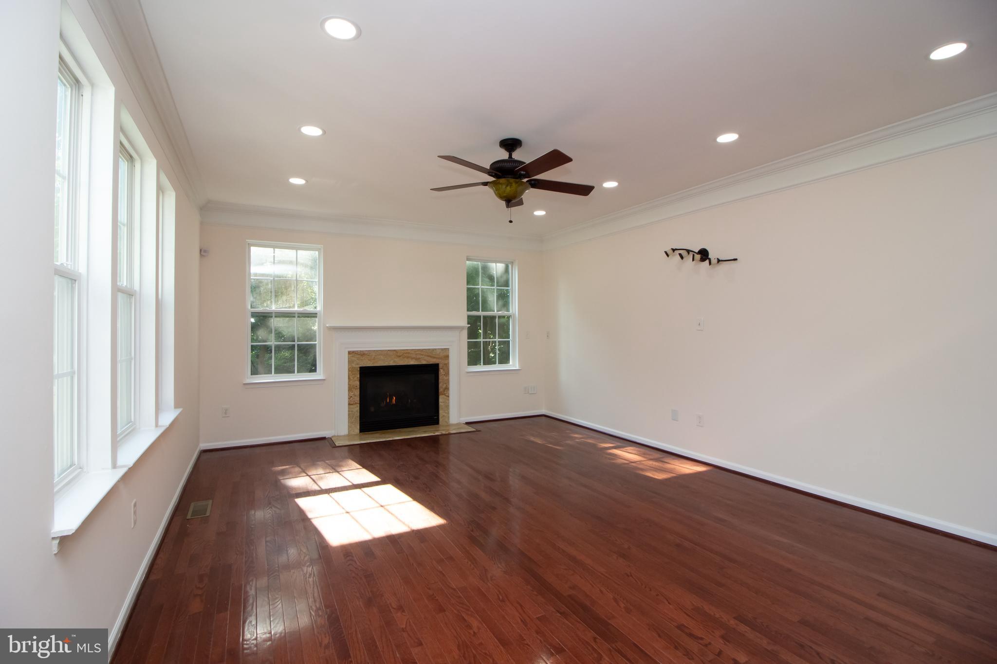 DUNLOGGIN - Residential Lease