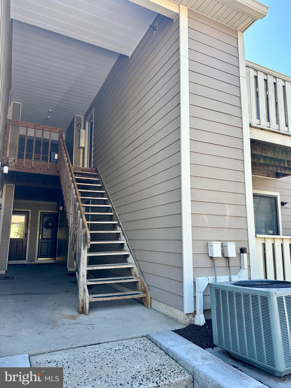 WOOD HOLLOW - Residential