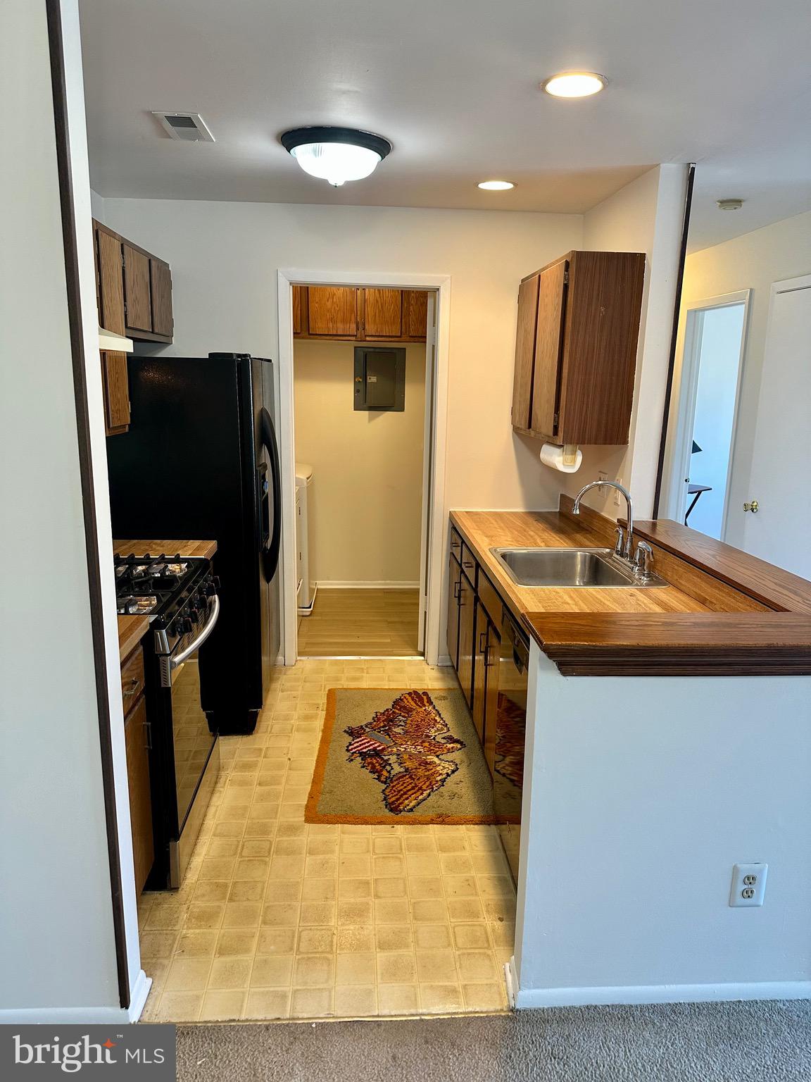 1310 MORRIS COURT