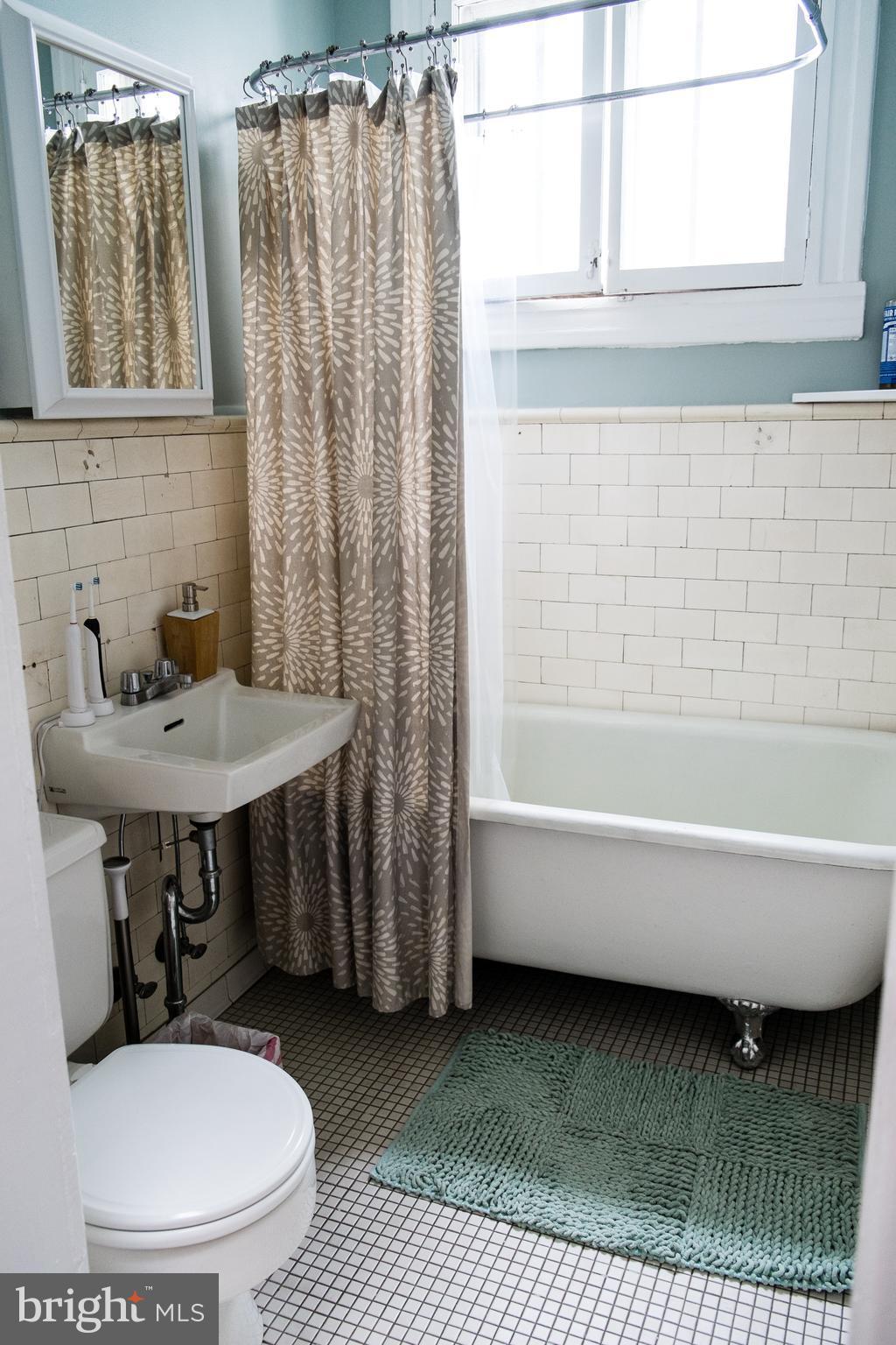 CHARLES VILLAGE - Residential