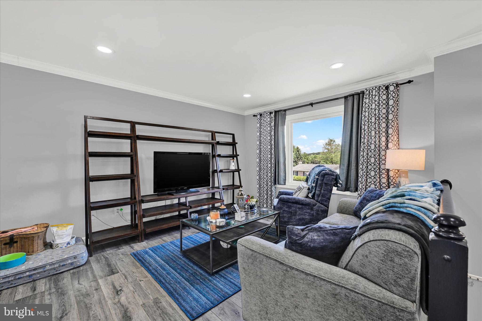 WHISPERING VALLEY - Residential