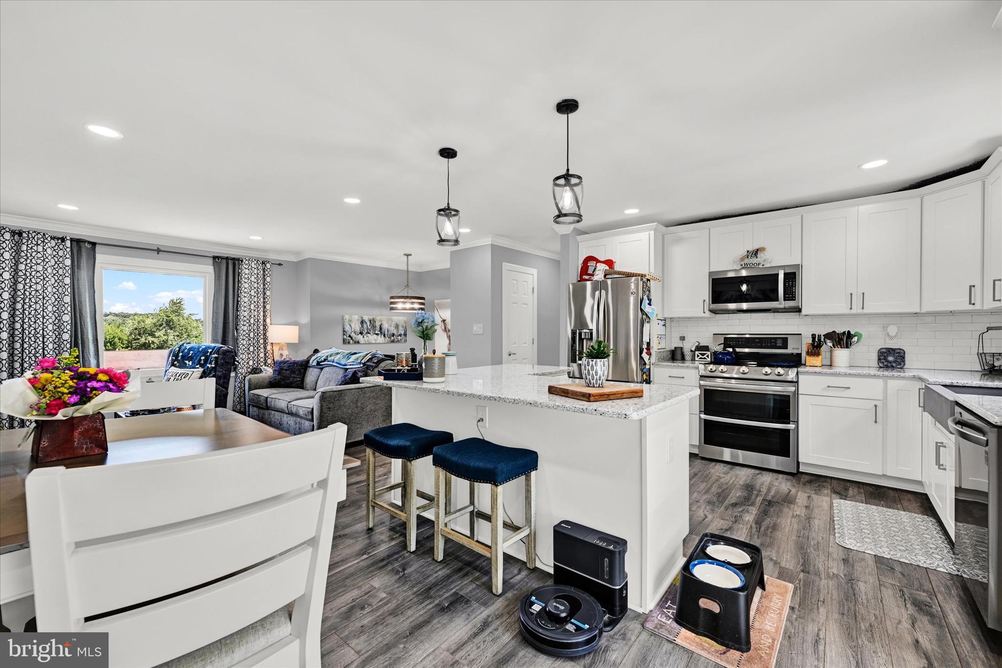 WHISPERING VALLEY - Residential