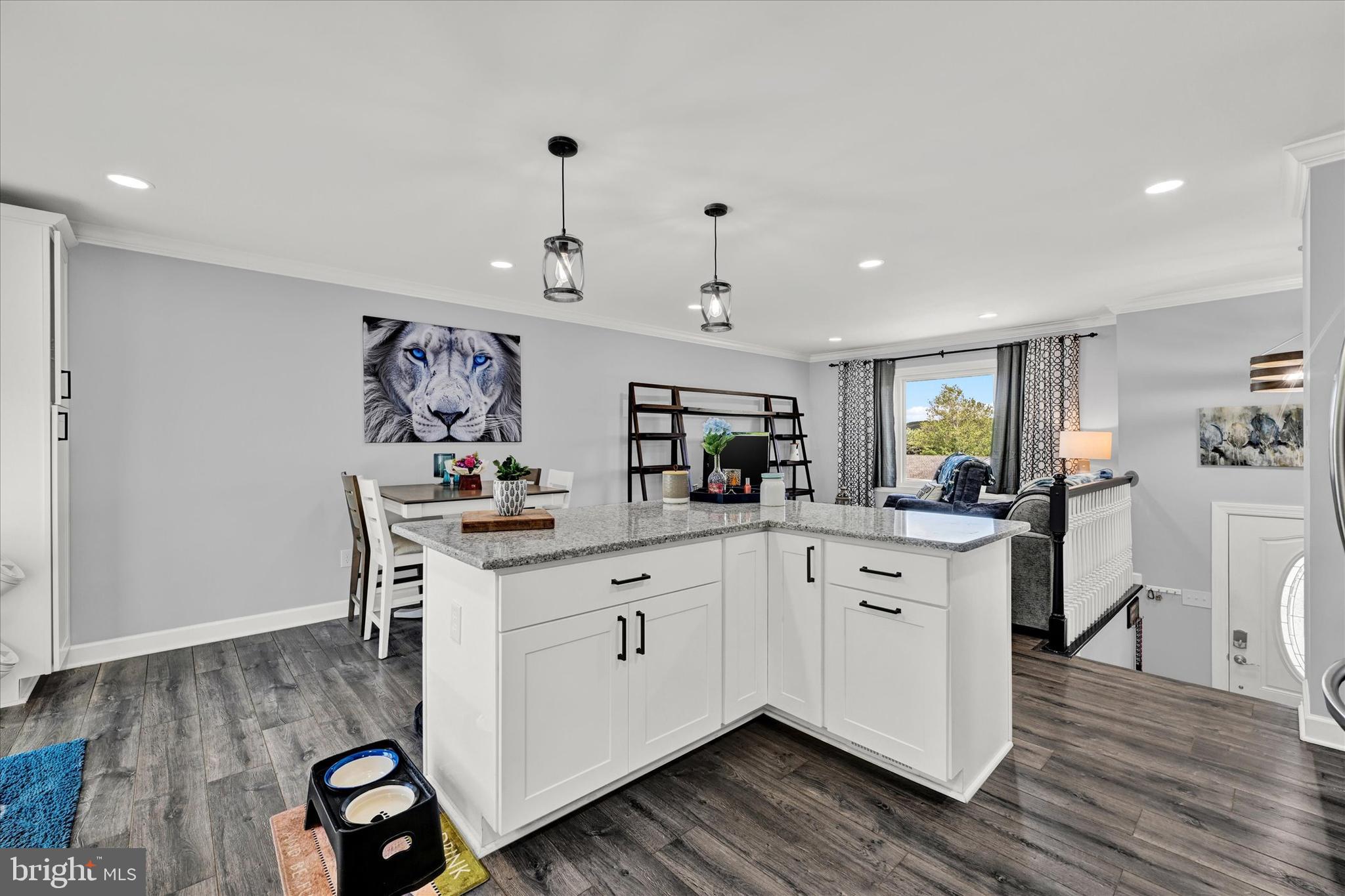 WHISPERING VALLEY - Residential