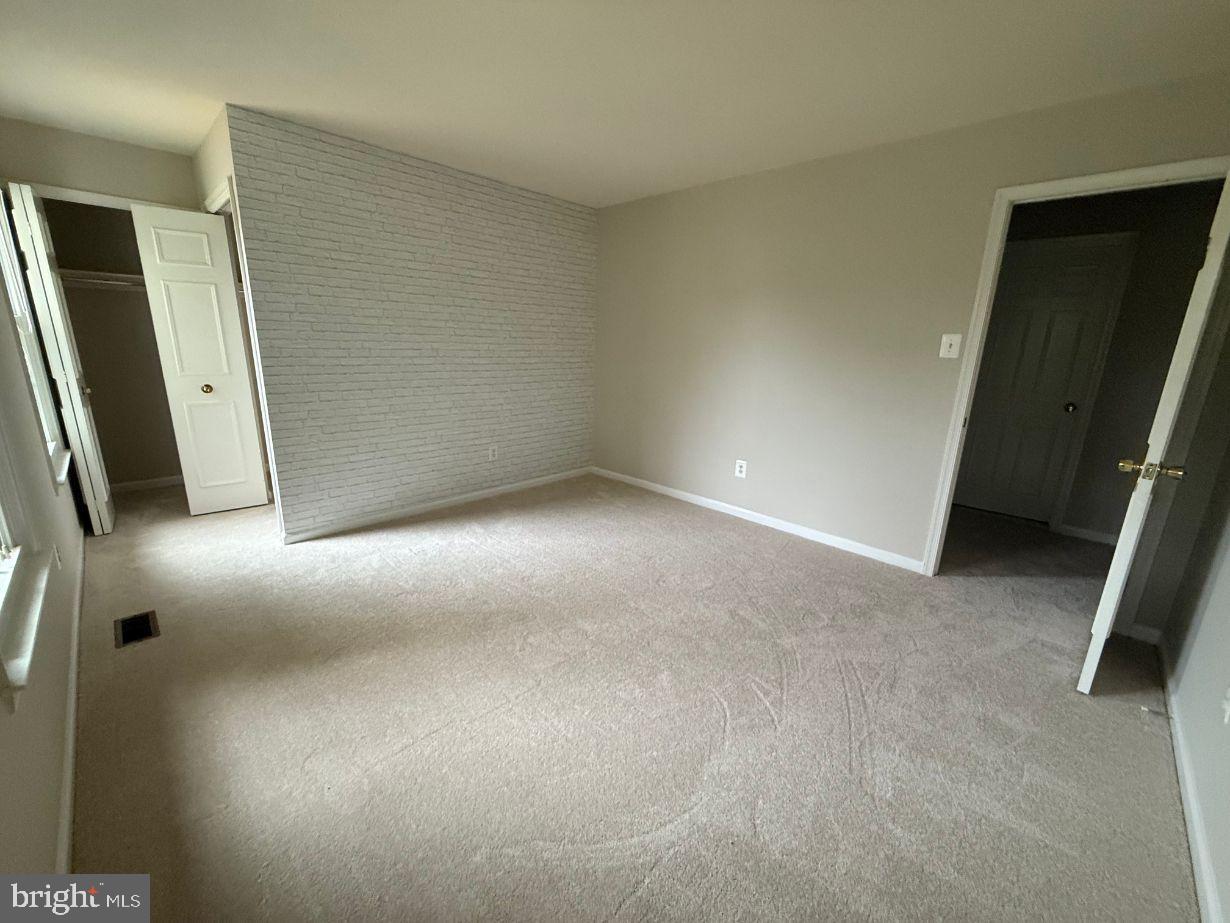 FRANKLIN FARM - Residential Lease