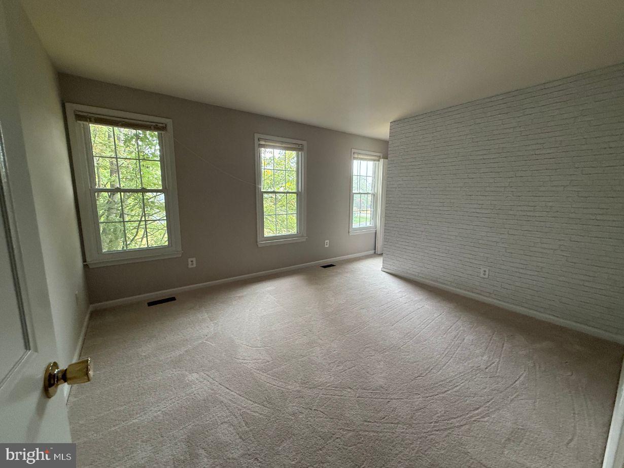 FRANKLIN FARM - Residential Lease