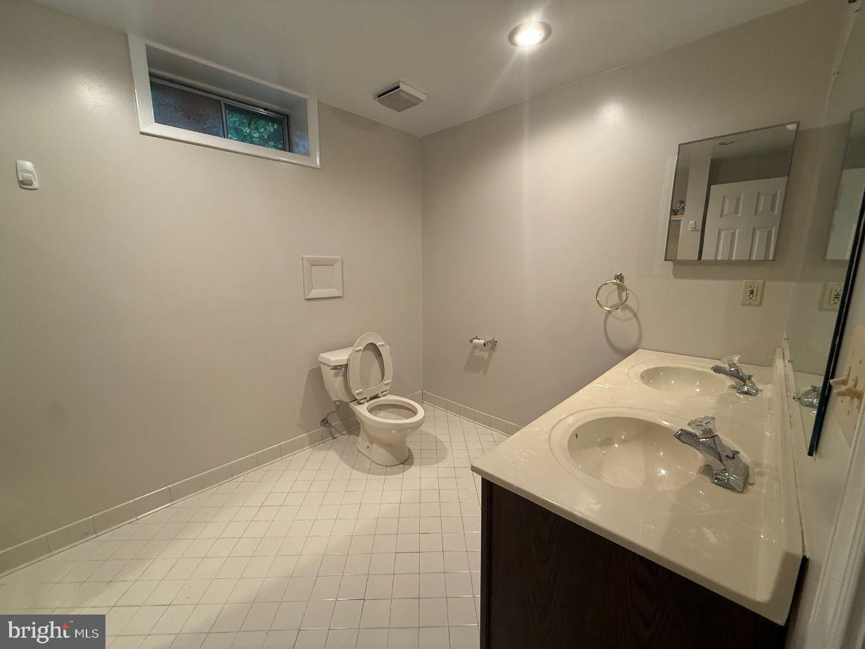 FRANKLIN FARM - Residential Lease