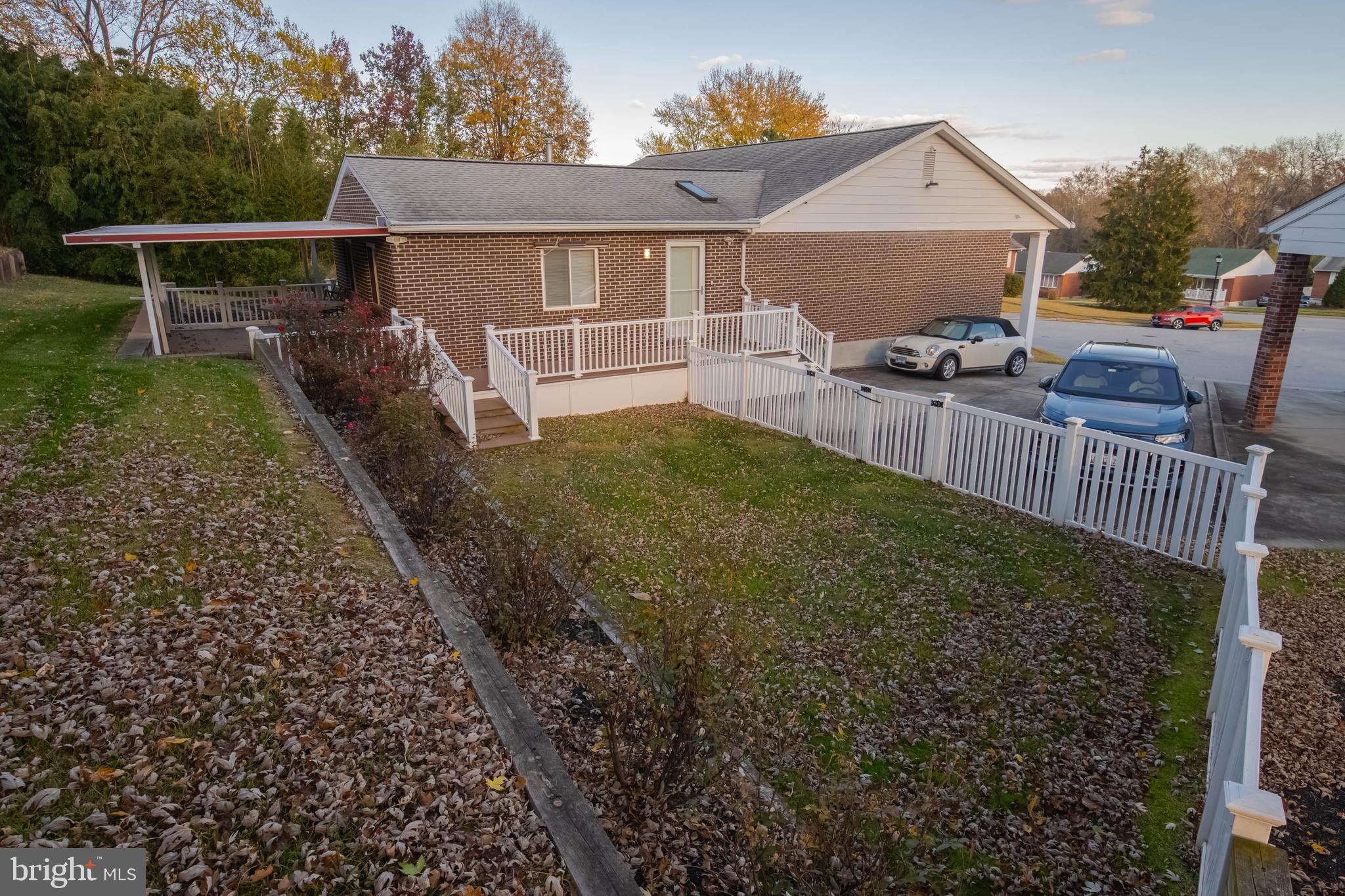 CAMELOT - Residential