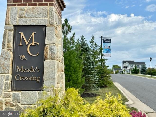 MEADE'S CROSSING - Residential