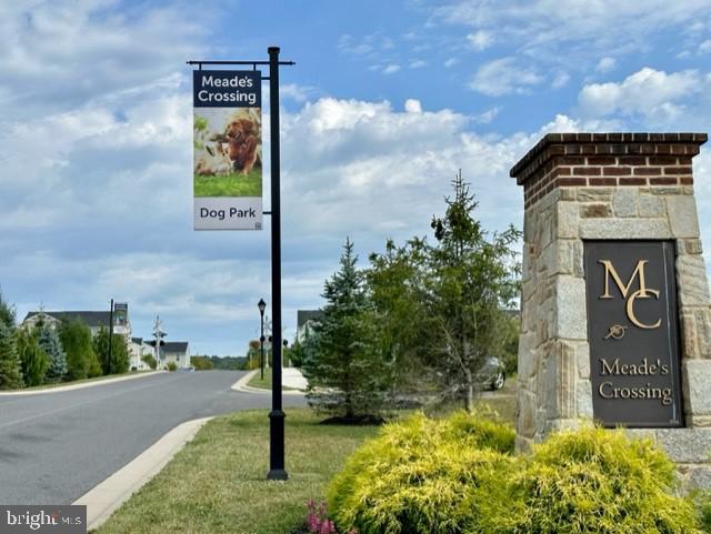 MEADE'S CROSSING - Residential