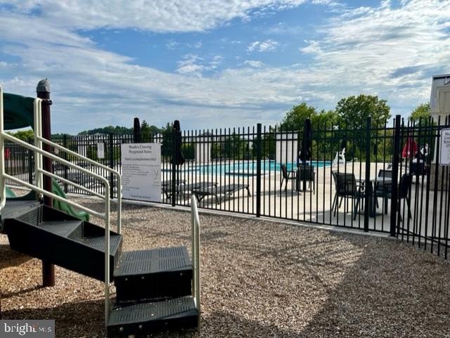 MEADE'S CROSSING - Residential