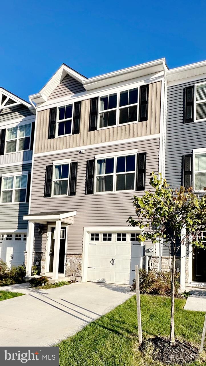 MEADE'S CROSSING - Residential