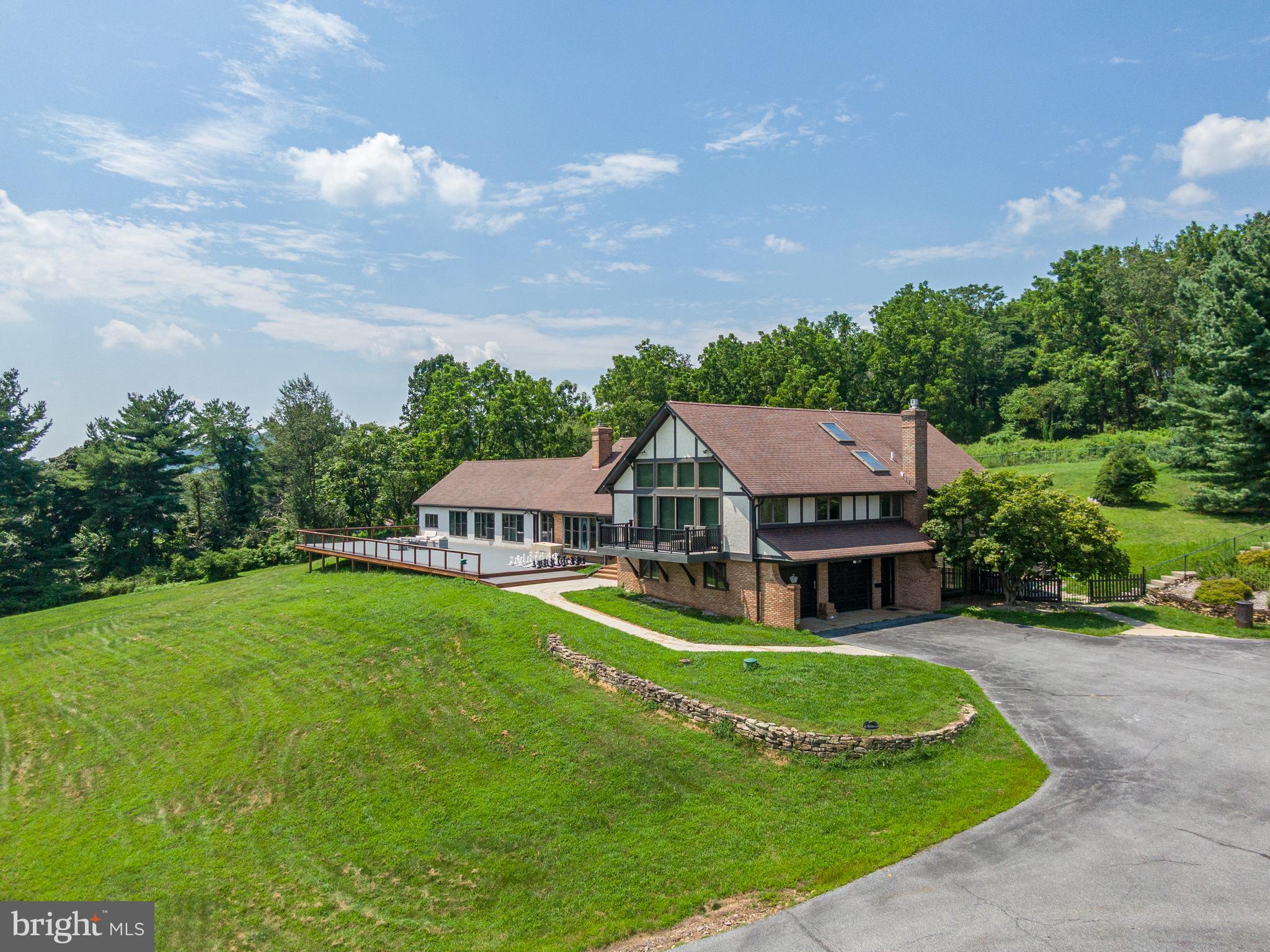 1496 ORCHARD LANE