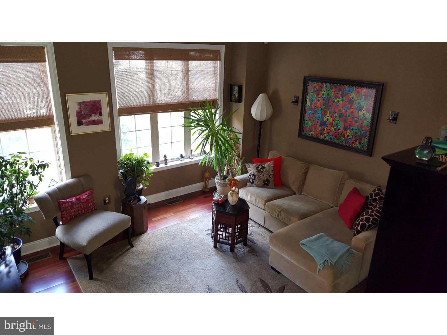 NAVAL SQUARE - Residential Lease