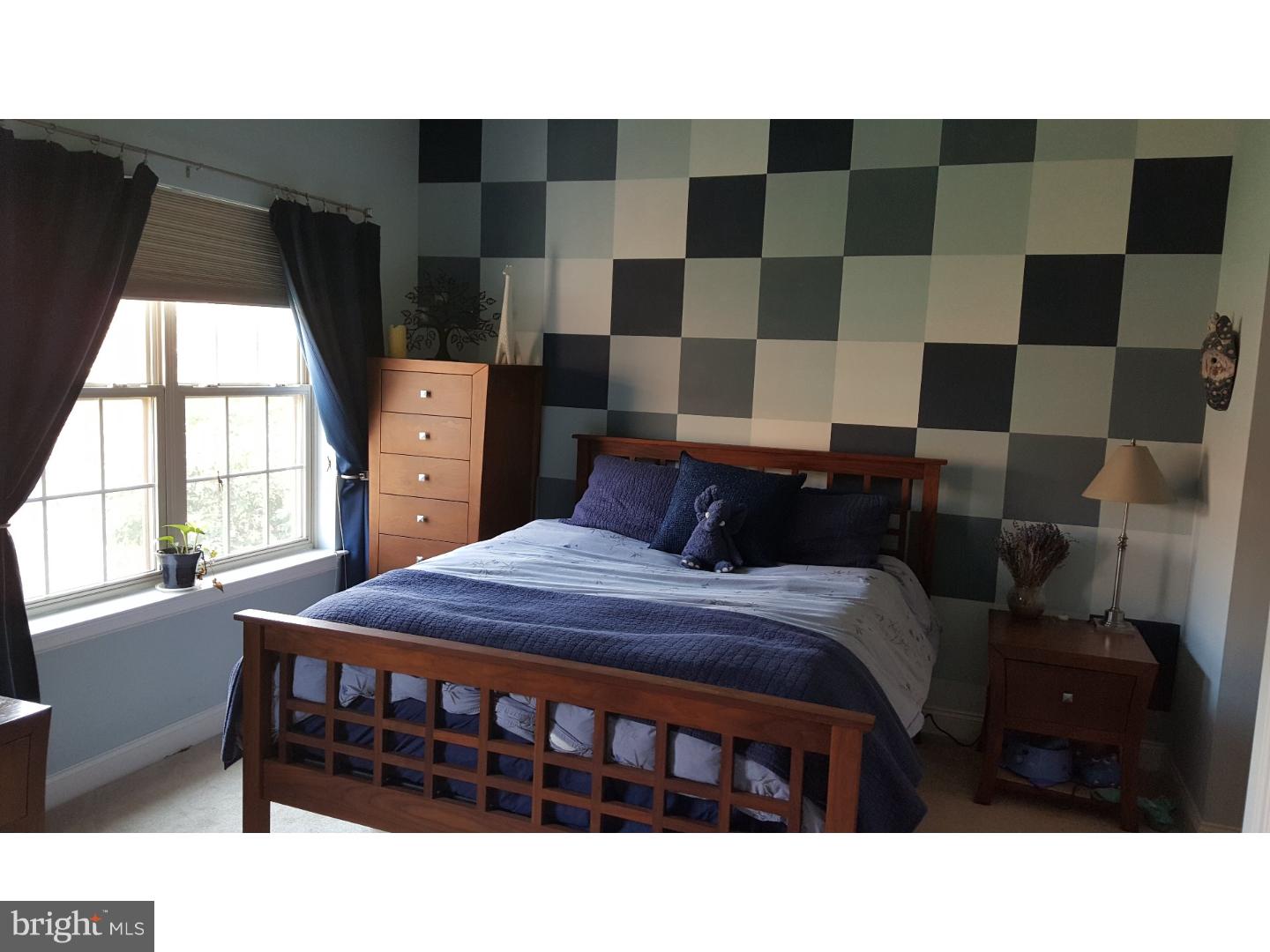 NAVAL SQUARE - Residential Lease