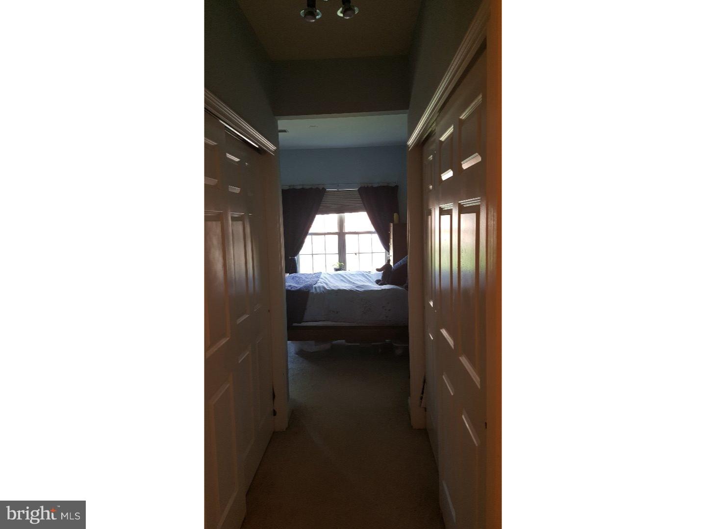 NAVAL SQUARE - Residential Lease