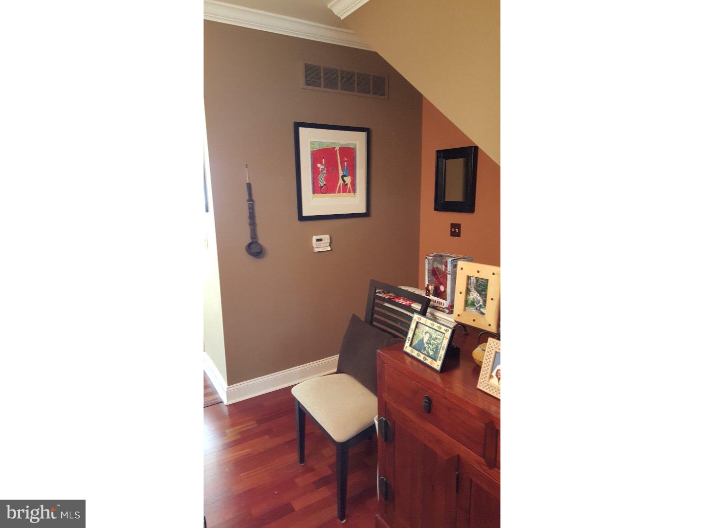 NAVAL SQUARE - Residential Lease