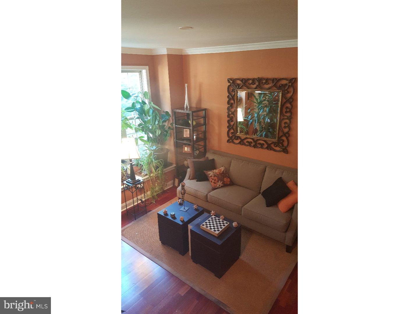 NAVAL SQUARE - Residential Lease