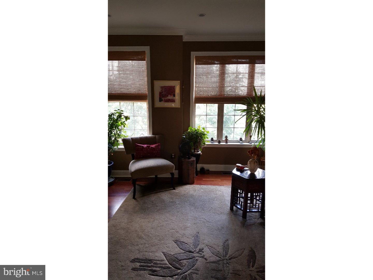 NAVAL SQUARE - Residential Lease