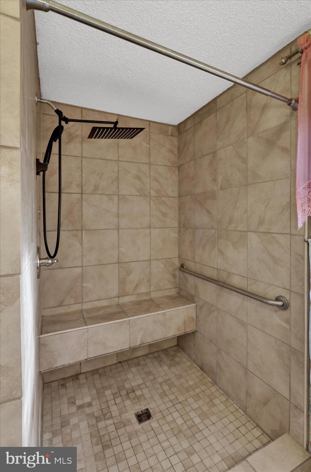 HEISTERS CREEK - Residential