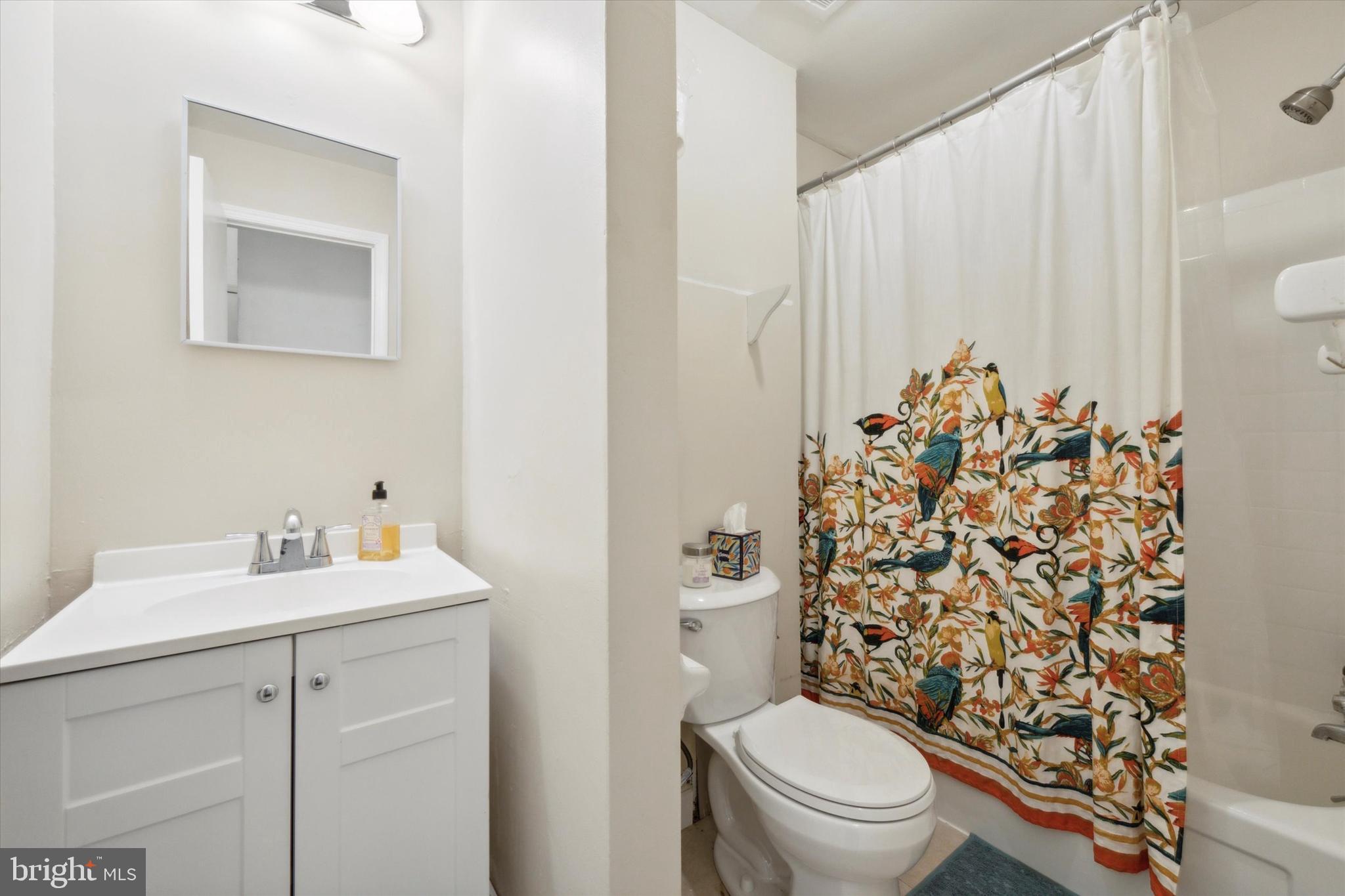 SOCIETY HILL - Residential Income