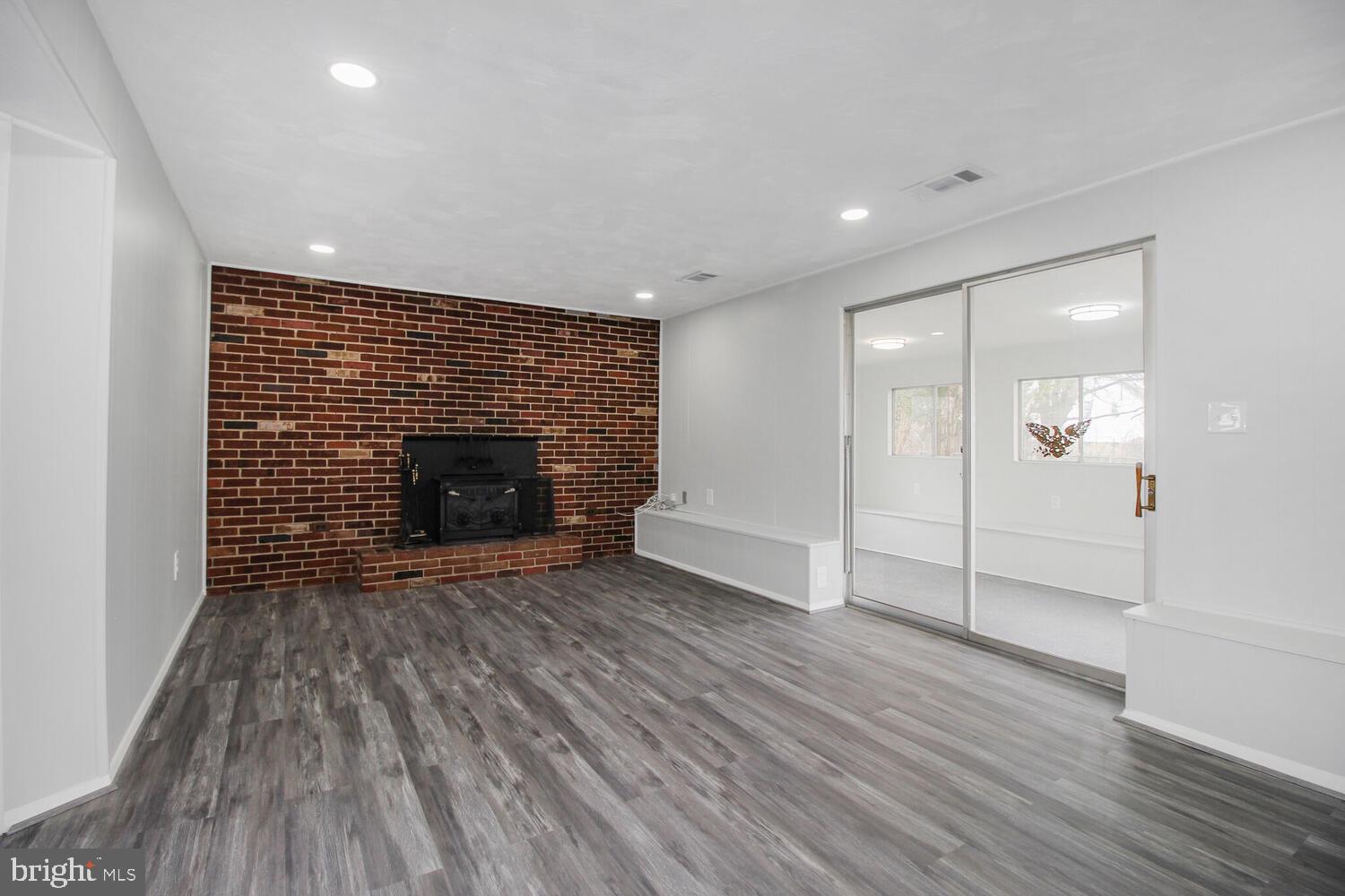 IMPERIAL GARDENS - Residential