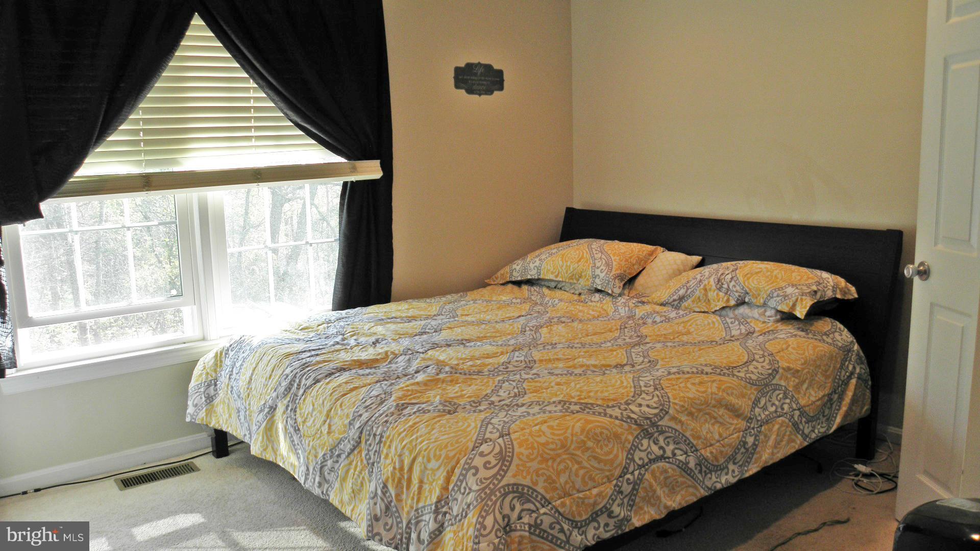 SOUTH KINGS STATION - Residential Lease