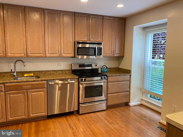 STONEYBROOK - Residential Lease