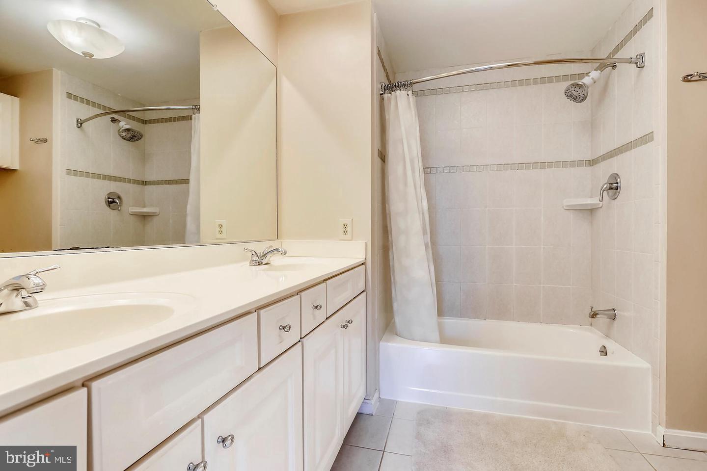 STONEYBROOK - Residential Lease