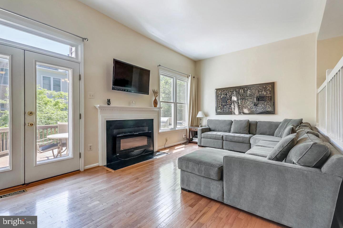 STONEYBROOK - Residential Lease