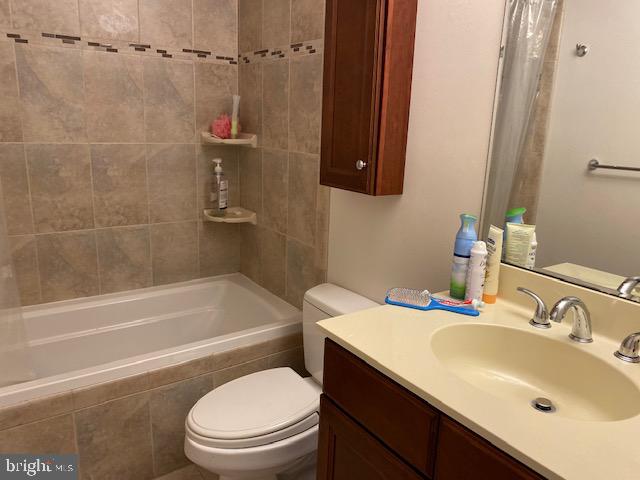 STONEYBROOK - Residential Lease