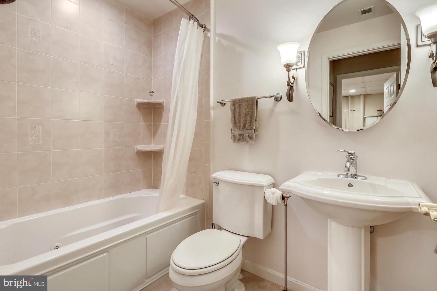 STONEYBROOK - Residential Lease