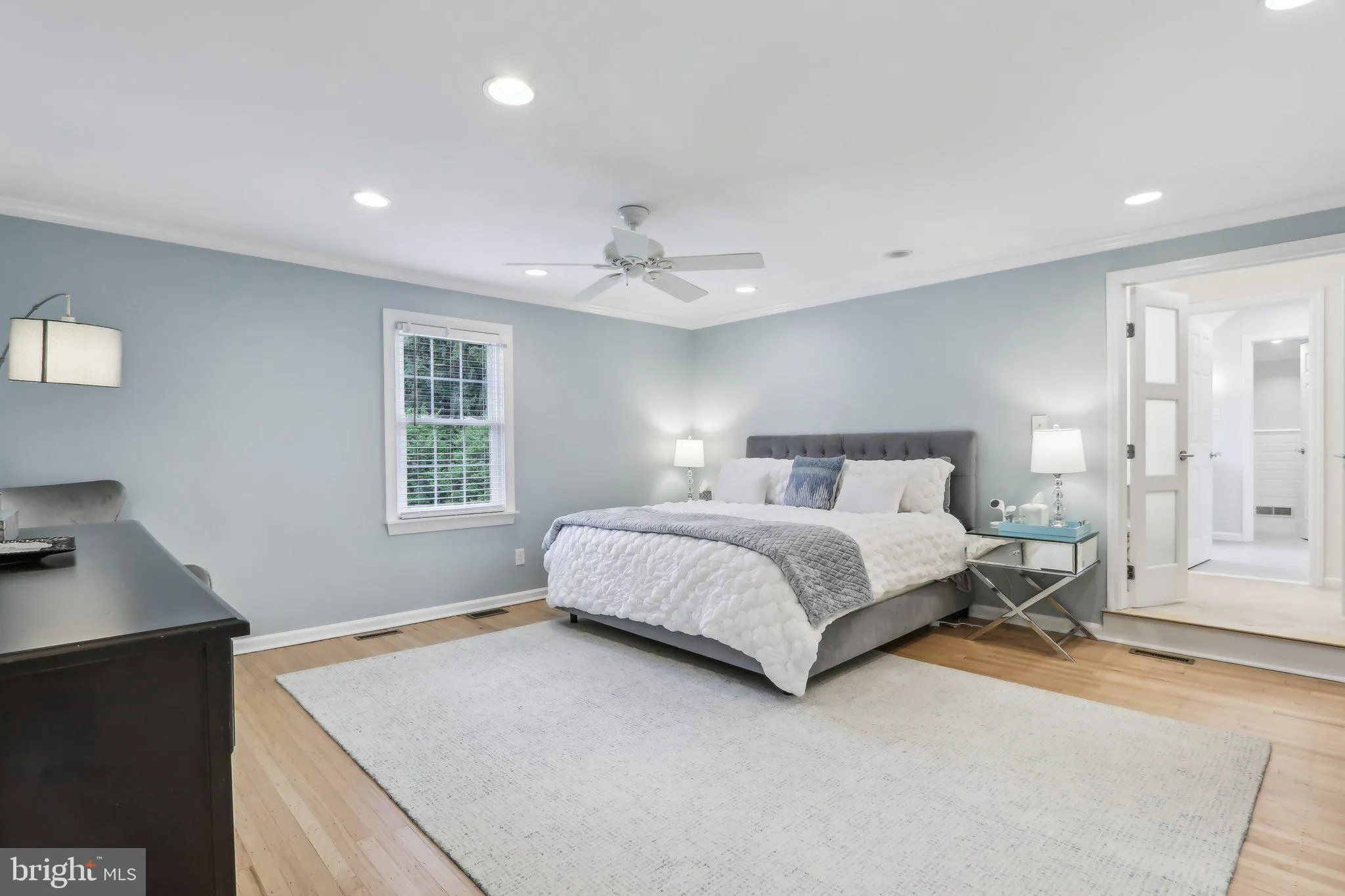 Devon, Pennsylvania 19333, United States, 4 Bedrooms Bedrooms, ,4 BathroomsBathrooms,Residential,Pending,112301