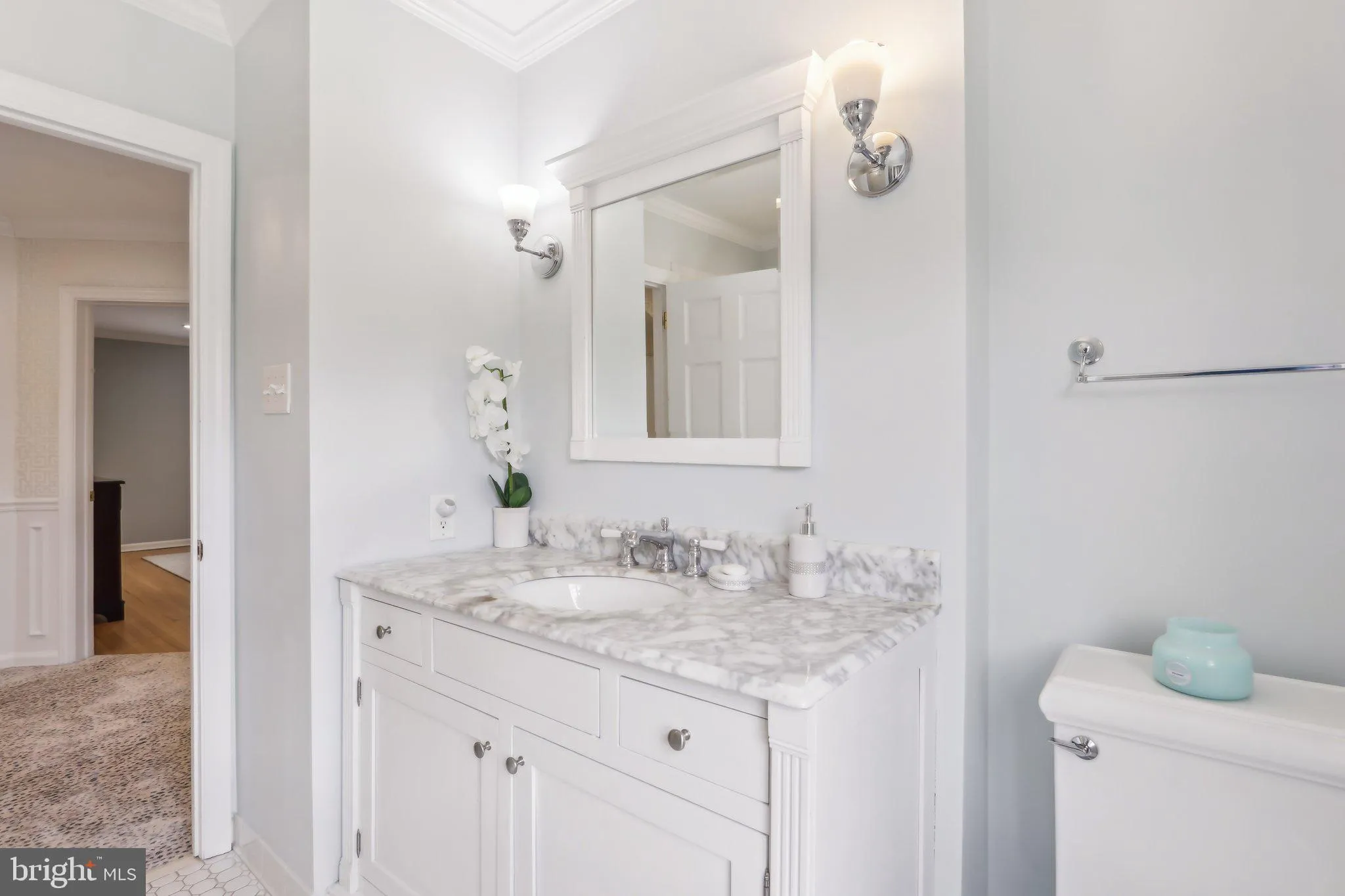 Devon, Pennsylvania 19333, United States, 4 Bedrooms Bedrooms, ,4 BathroomsBathrooms,Residential,Pending,112301