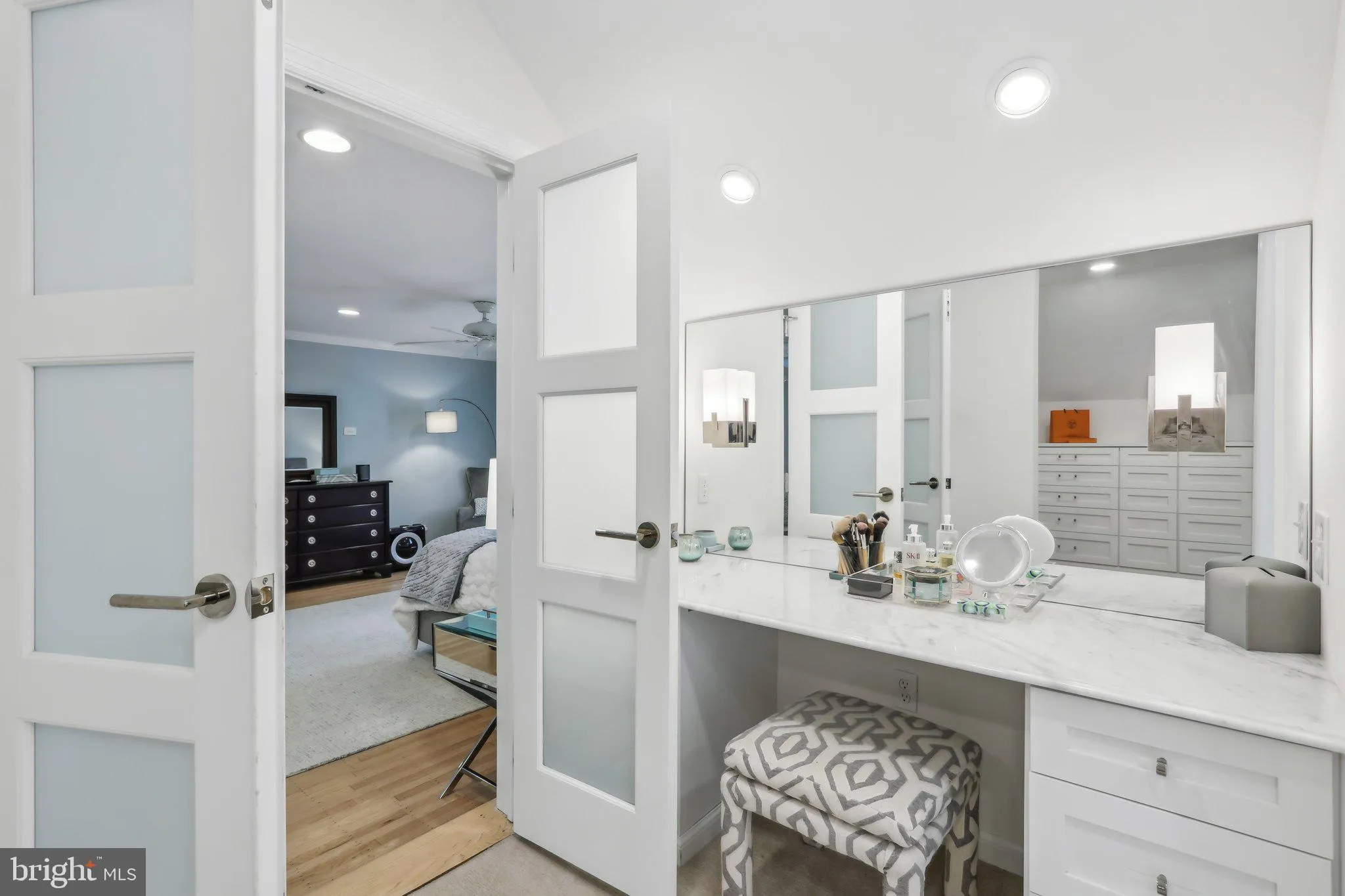 Devon, Pennsylvania 19333, United States, 4 Bedrooms Bedrooms, ,4 BathroomsBathrooms,Residential,Pending,112301