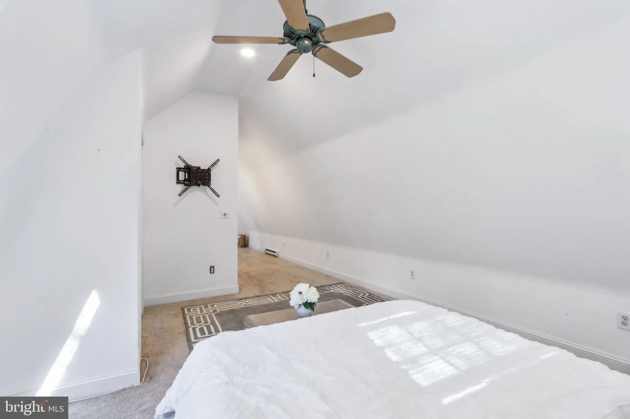 Devon, Pennsylvania 19333, United States, 4 Bedrooms Bedrooms, ,4 BathroomsBathrooms,Residential,Pending,112301