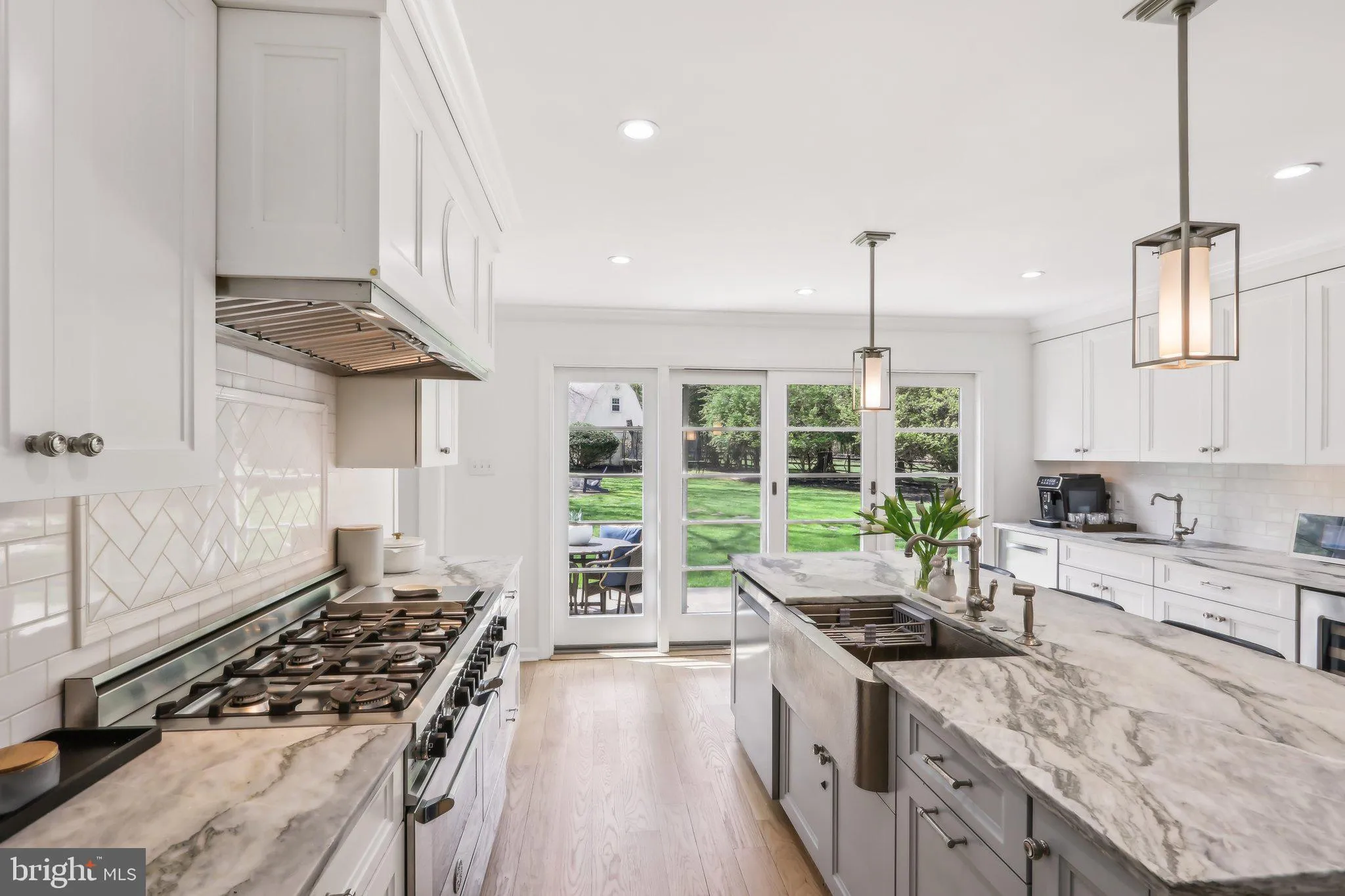 Devon, Pennsylvania 19333, United States, 4 Bedrooms Bedrooms, ,4 BathroomsBathrooms,Residential,Pending,112301