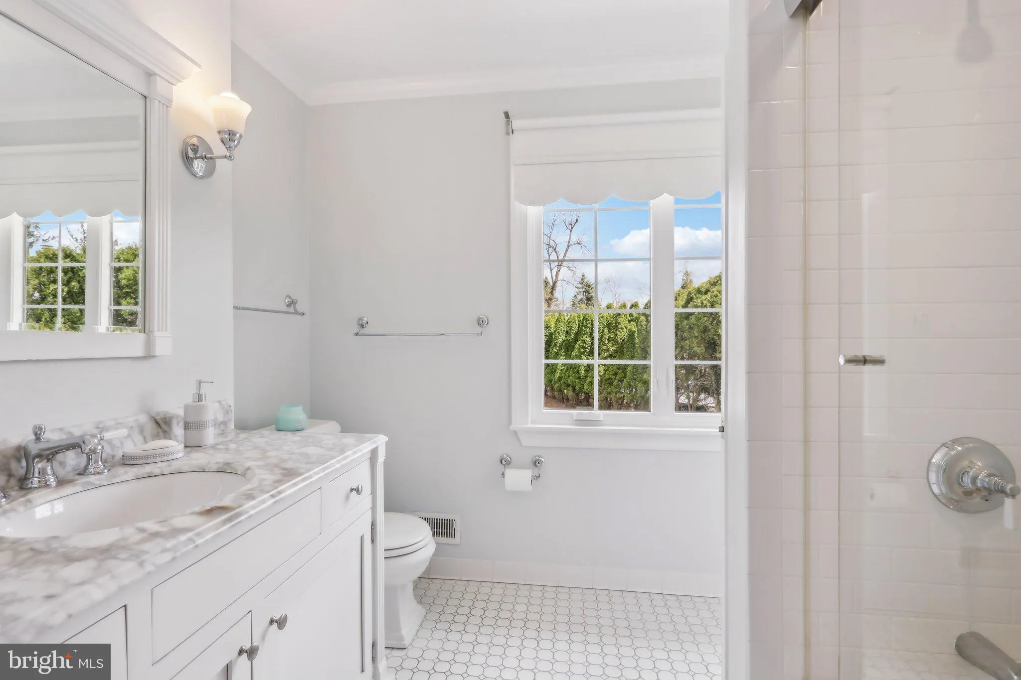 Devon, Pennsylvania 19333, United States, 4 Bedrooms Bedrooms, ,4 BathroomsBathrooms,Residential,Pending,112301