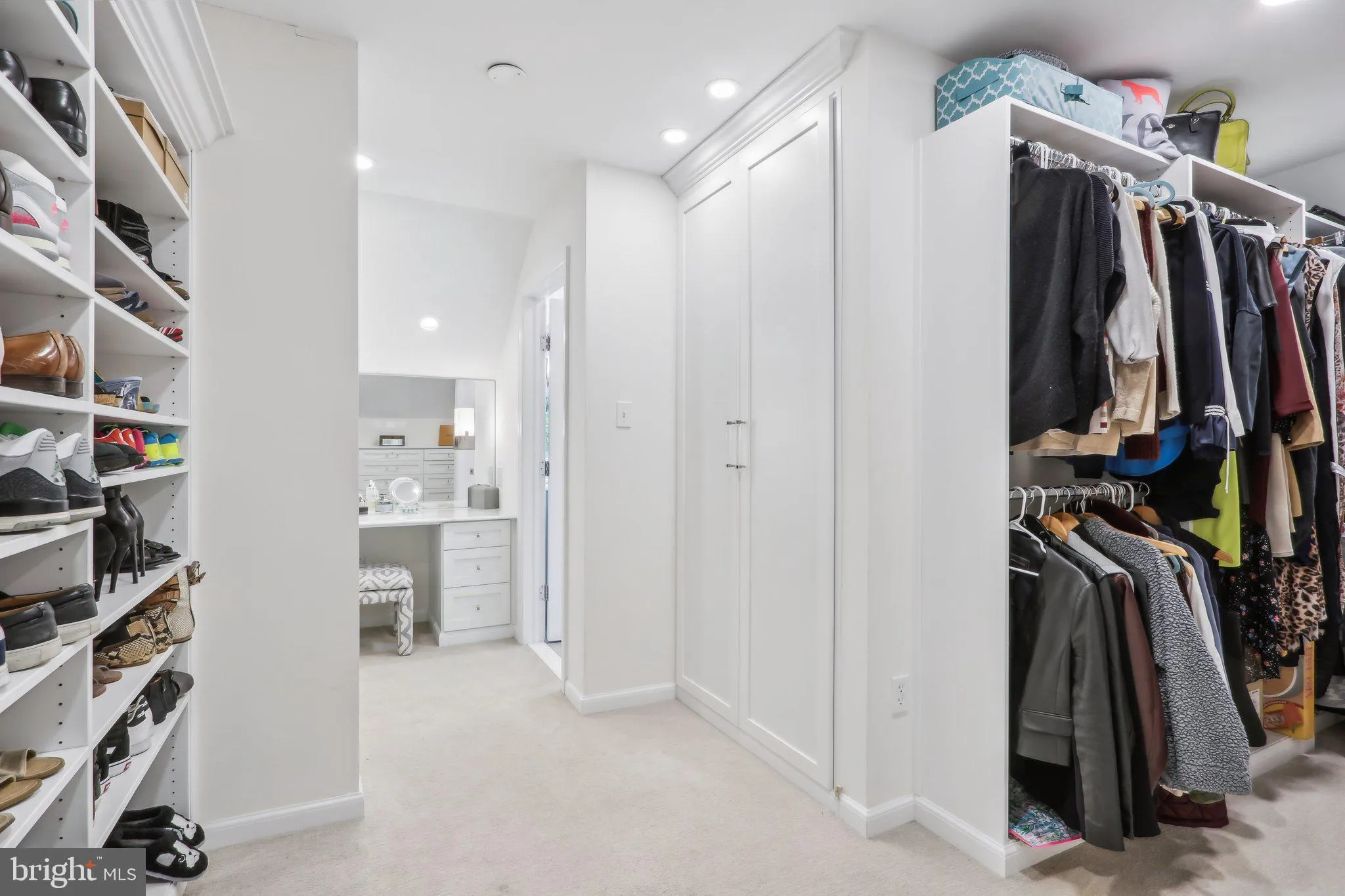 Devon, Pennsylvania 19333, United States, 4 Bedrooms Bedrooms, ,4 BathroomsBathrooms,Residential,Pending,112301