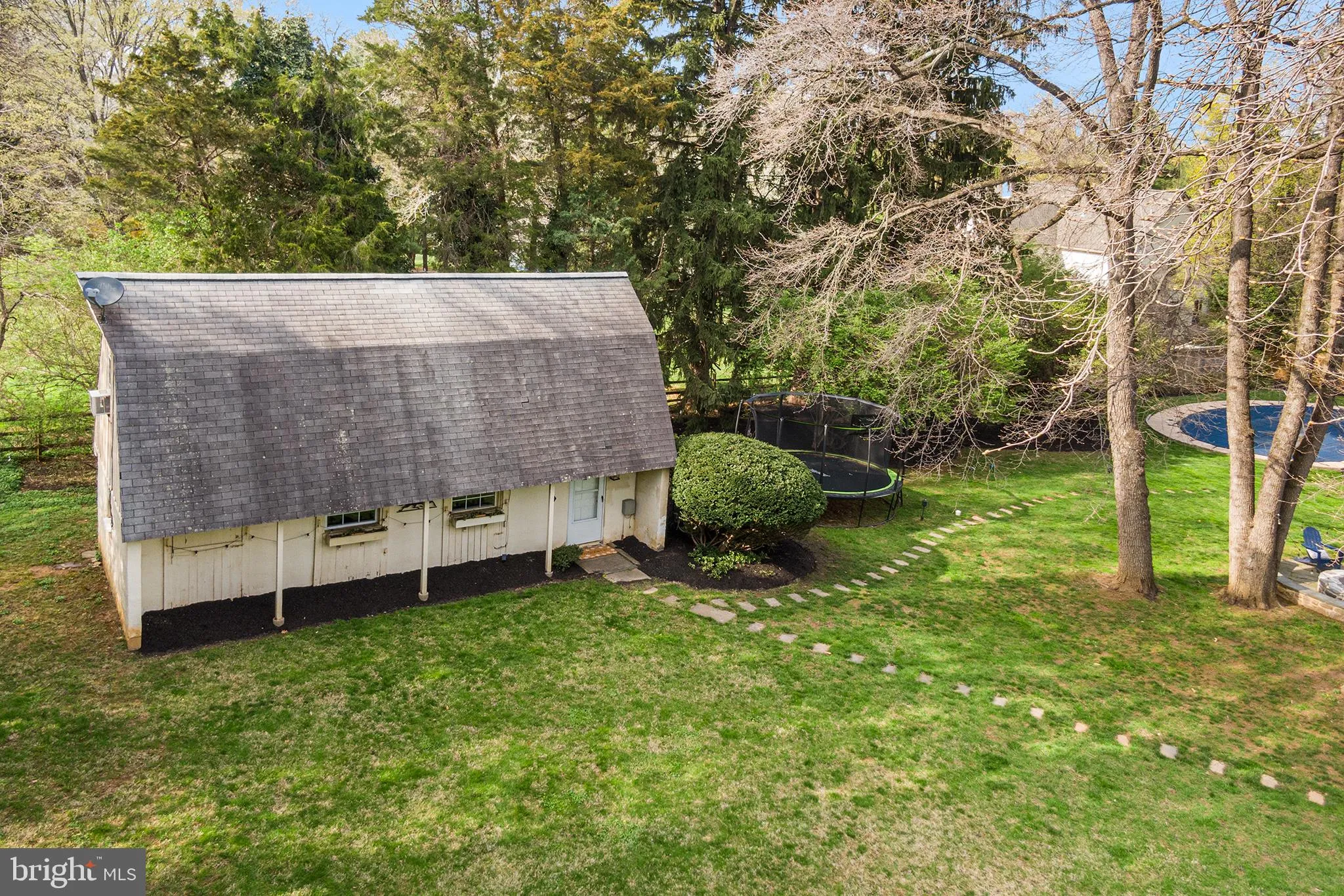 Devon, Pennsylvania 19333, United States, 4 Bedrooms Bedrooms, ,4 BathroomsBathrooms,Residential,Pending,112301