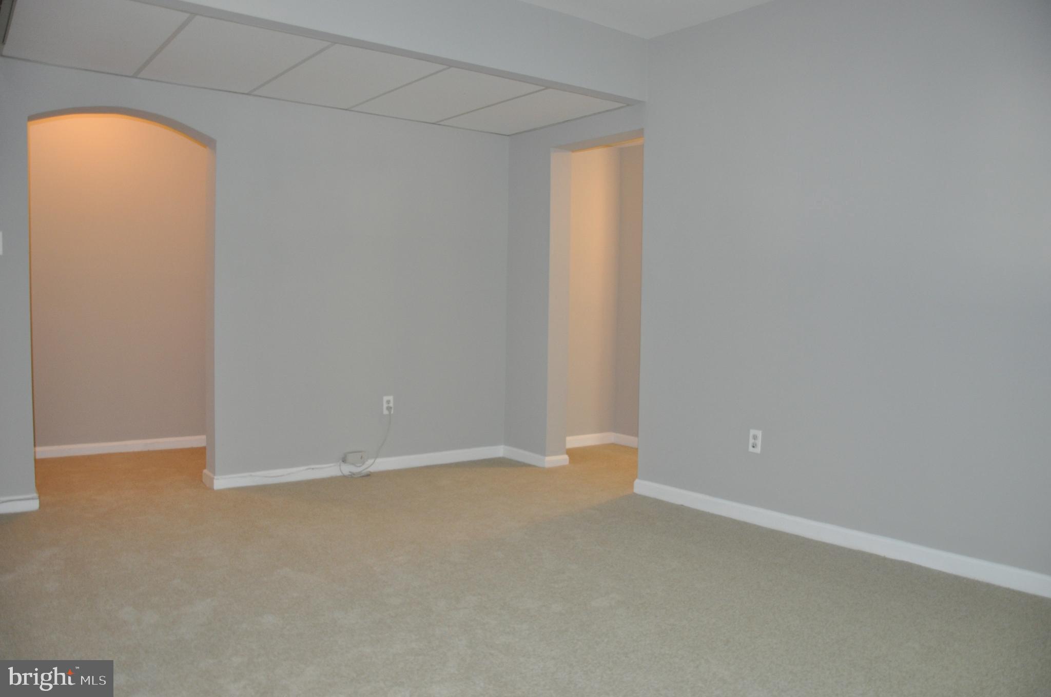 COLONIAL VILLAGE - Residential