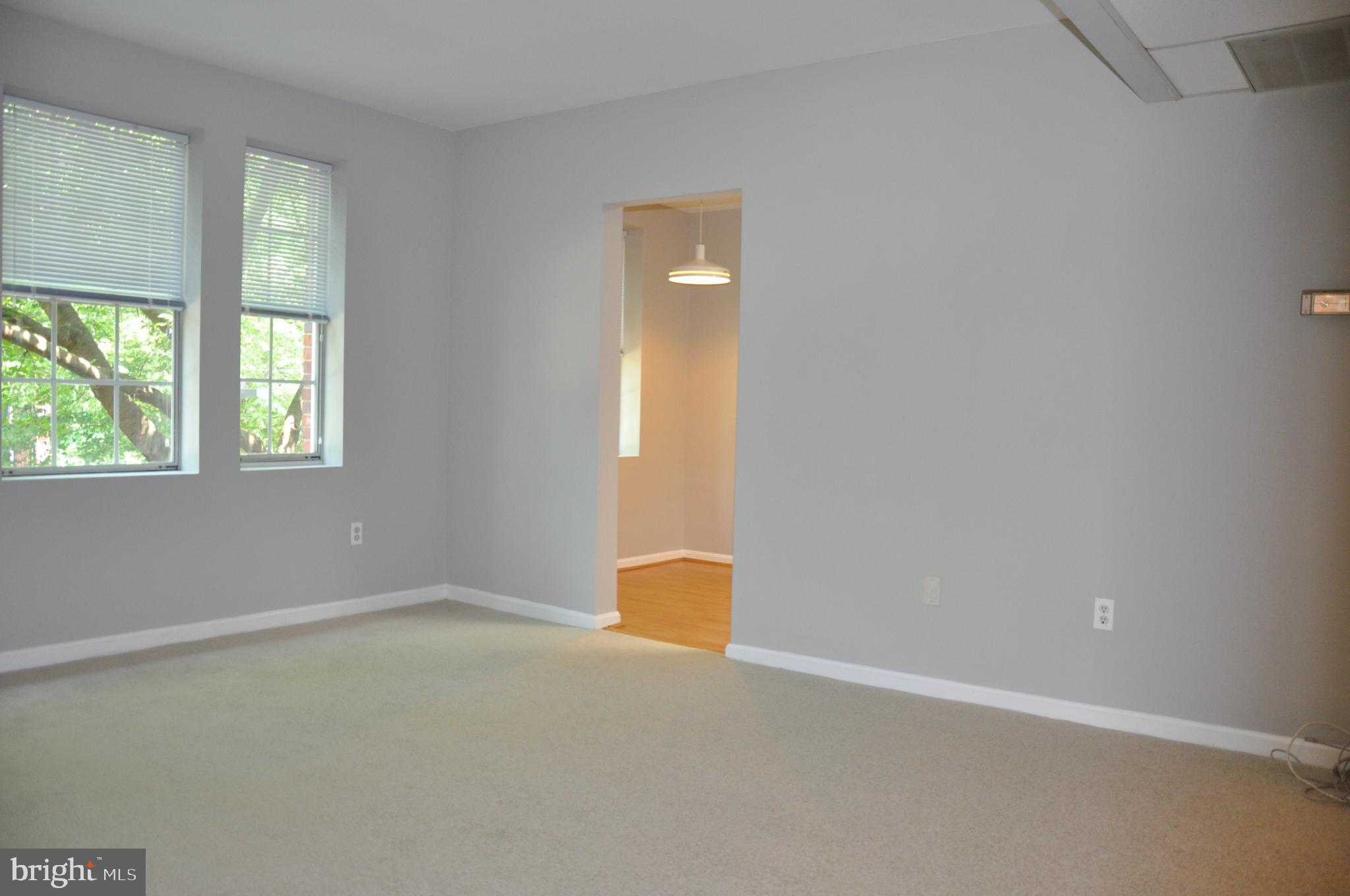 COLONIAL VILLAGE - Residential