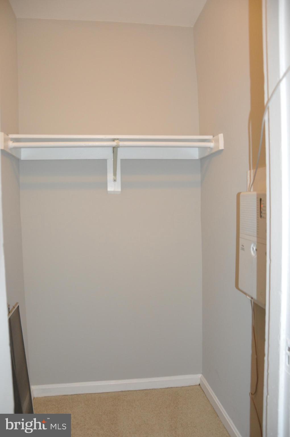 COLONIAL VILLAGE - Residential