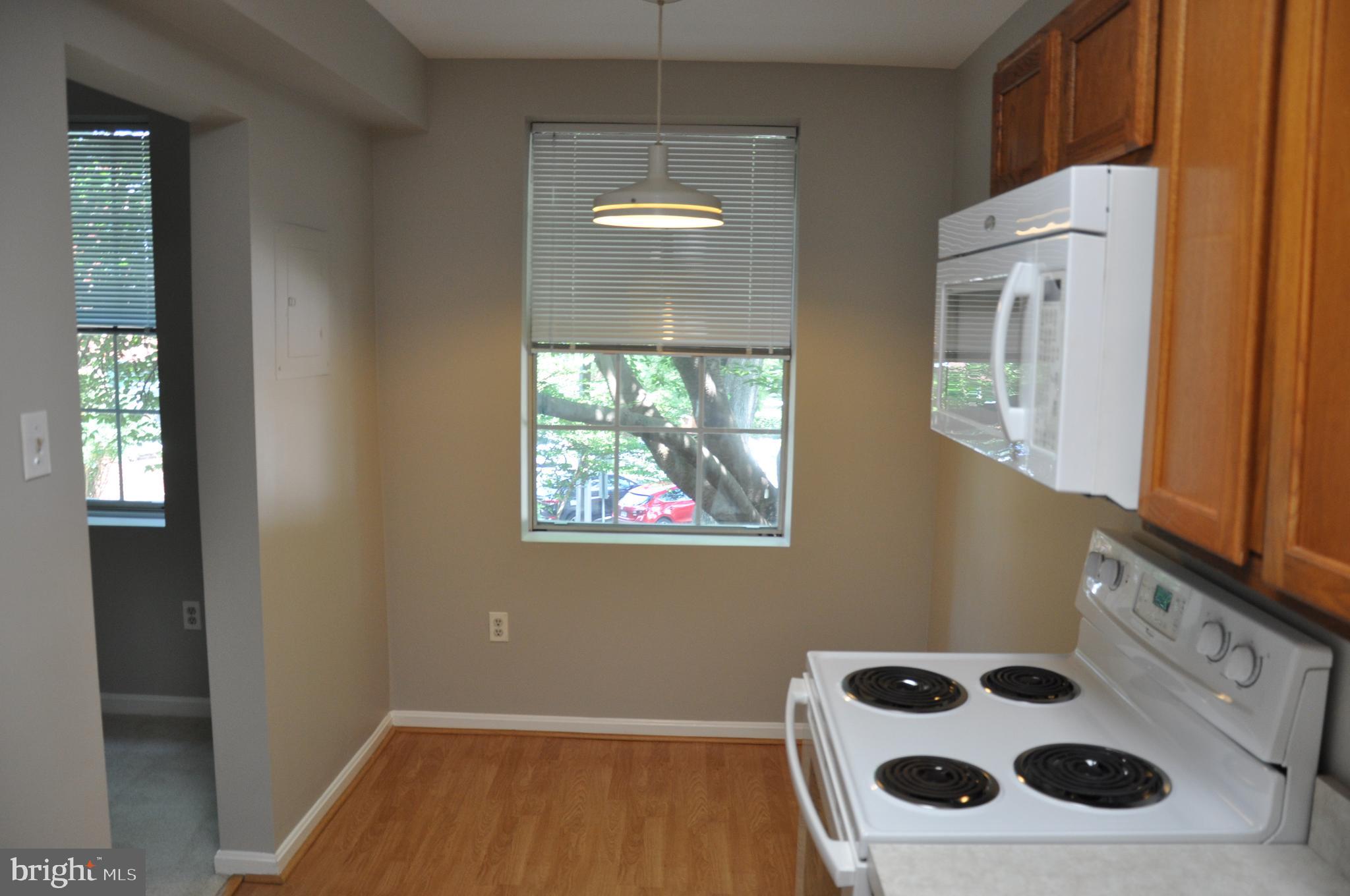 COLONIAL VILLAGE - Residential